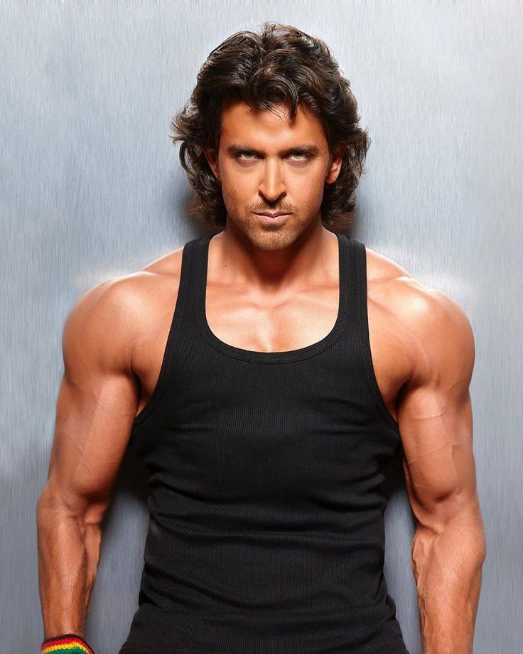 How many hours does Hrithik Roshan workout a day?